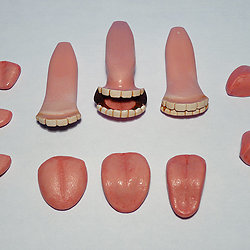 VonRubber Tongue & Teeth Set