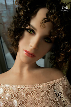 YL-160 body style with ›Leslie‹ head by YL Doll