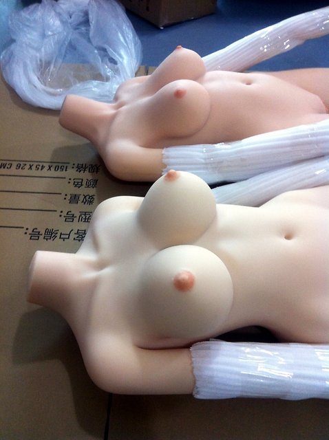 YL Doll 135 cm body - comparison of breast variants